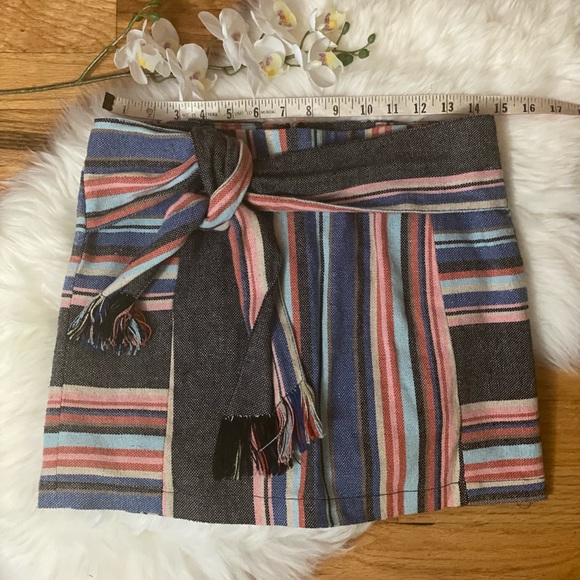 GUESS Plaid skirt with tie - Picture 9 of 10